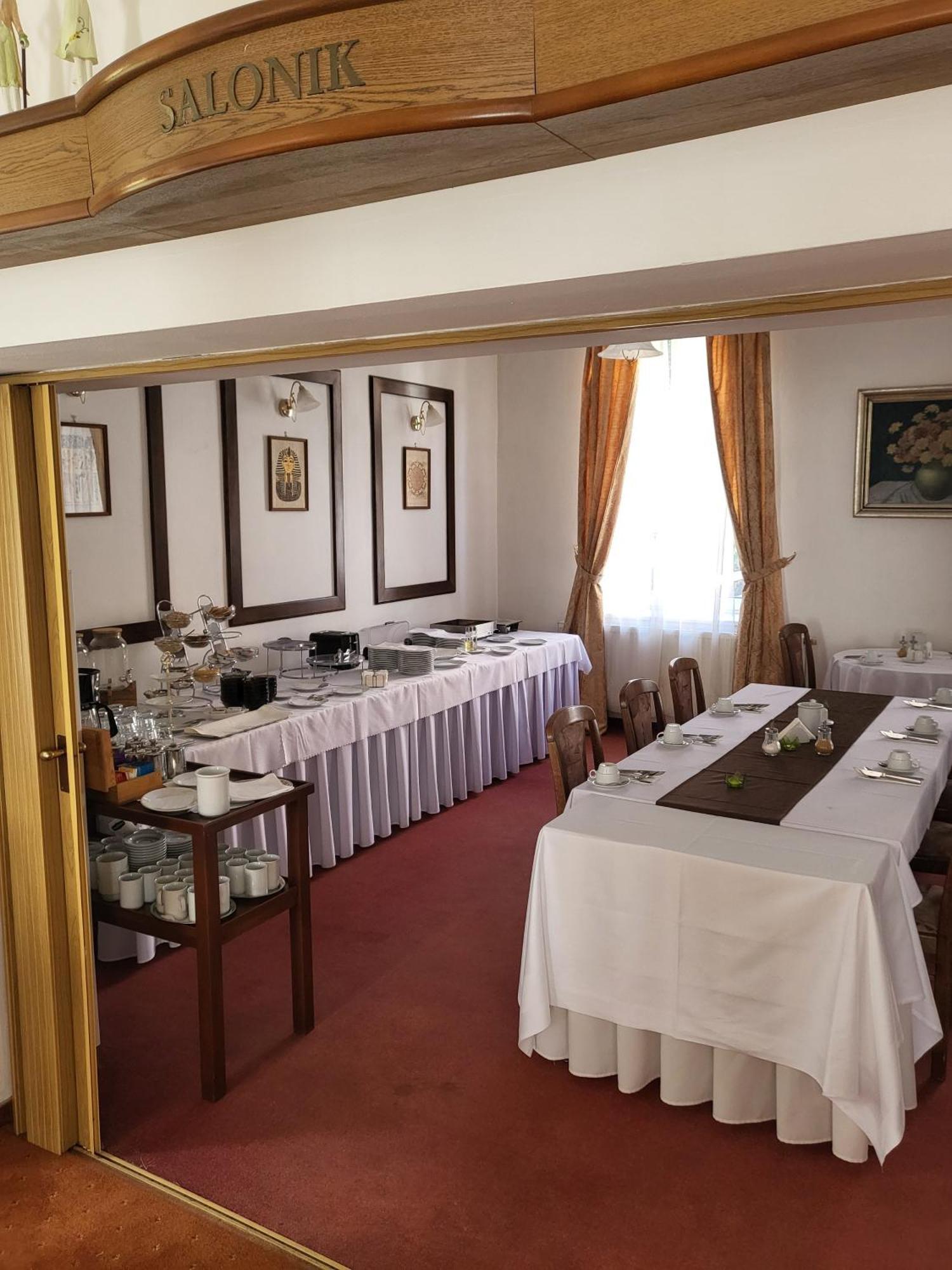 Hotel Margit 트렌시안스케테플리스 외부 사진
