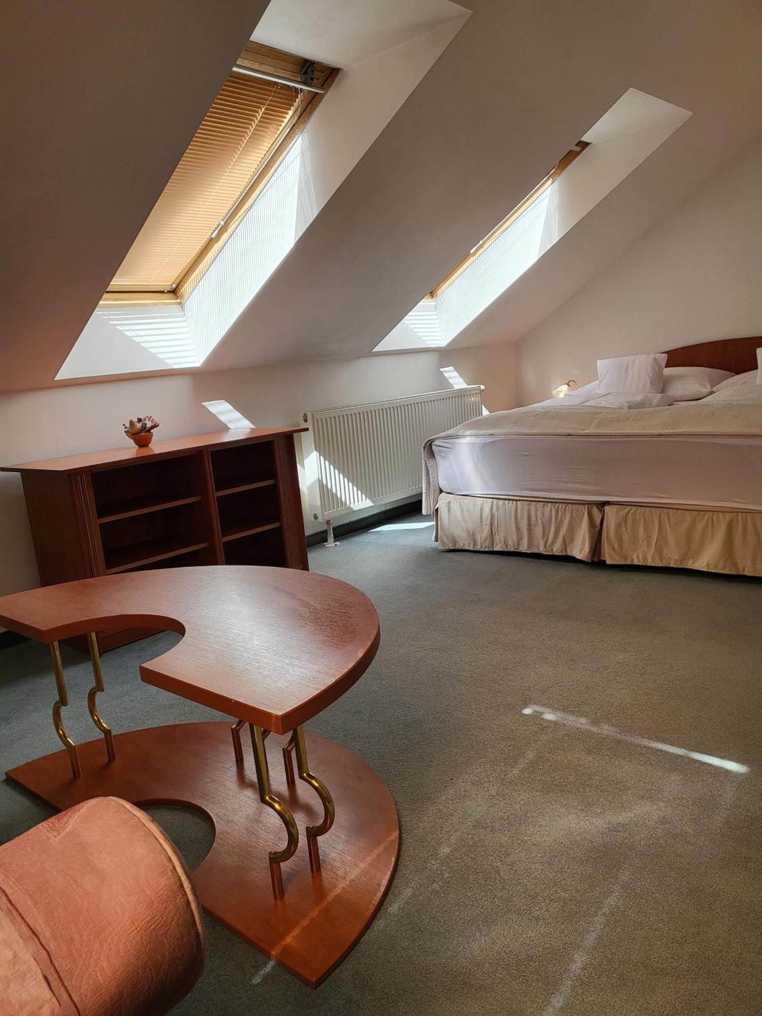 Hotel Margit 트렌시안스케테플리스 외부 사진